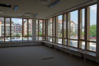 Szkoła we Wrocławiu - prace wykończeniowe. Widok prawie finalny